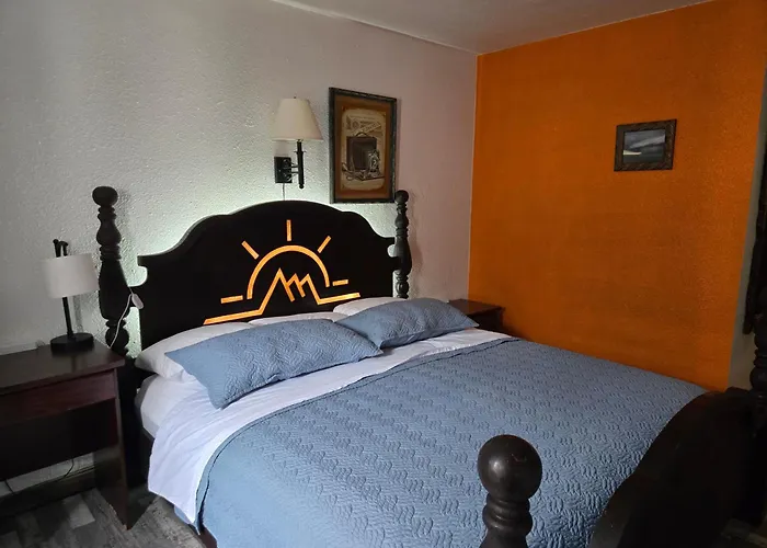 Sundowner Hotel 4*
